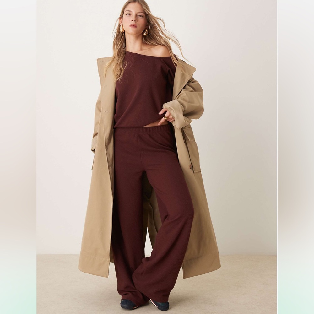 ASOS Design Textured Brushback Off-Shoulder Set (Brown/Maroon) - Size XS